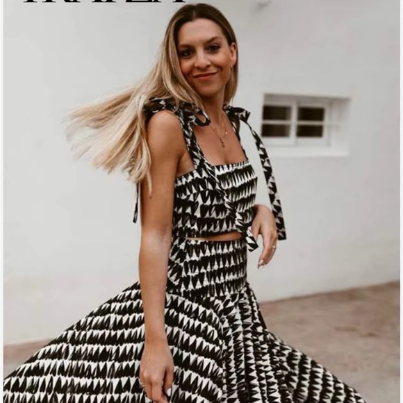 Zara ZW Collection Printed Heart Crop Top – Tie-Up Shoulder NEW Galentine’s Day - Picture 2 of 7